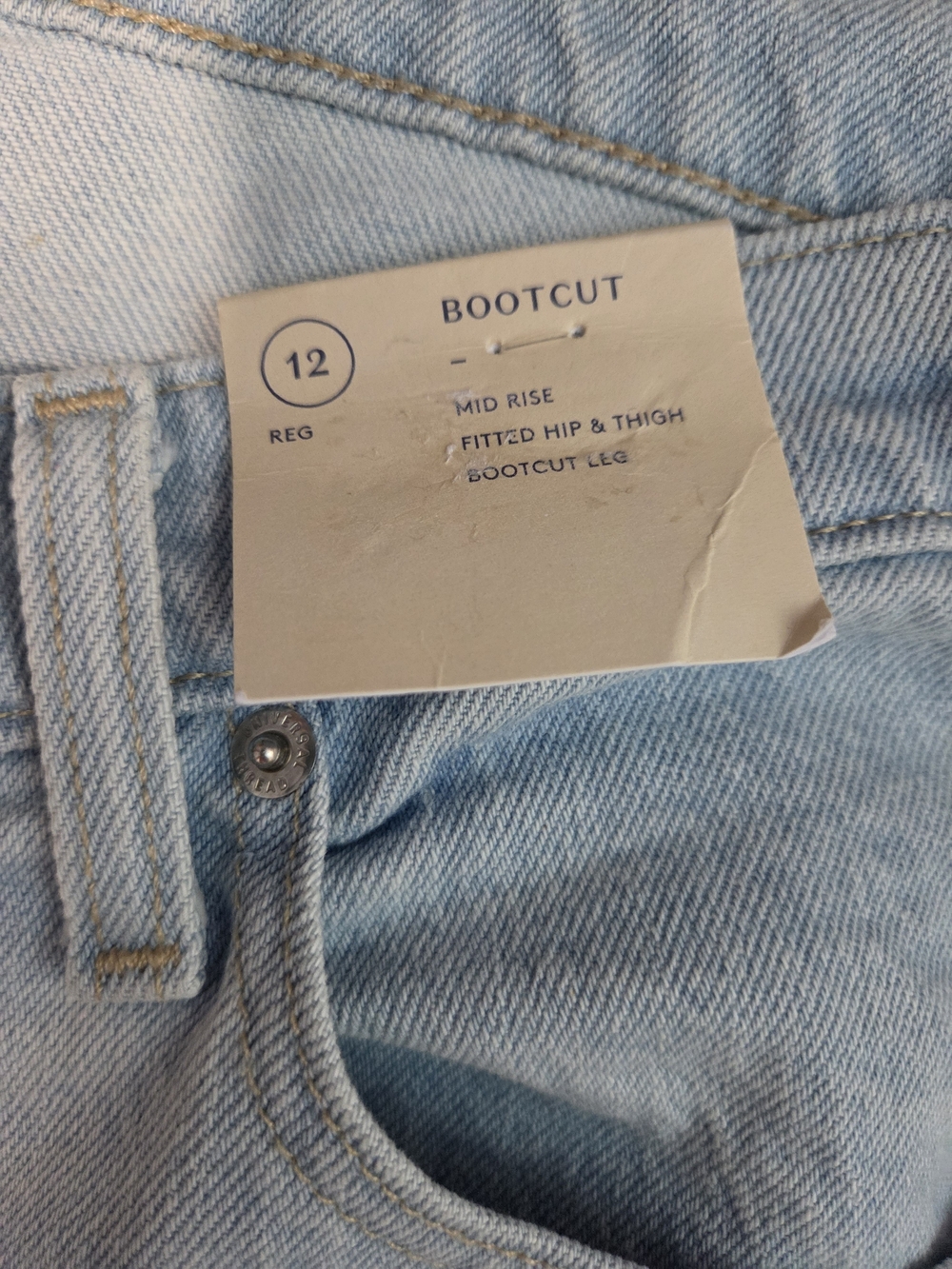 Universal Thread Light Blue Mid Rise Boot Cut Jeans - Picture 3 of 6